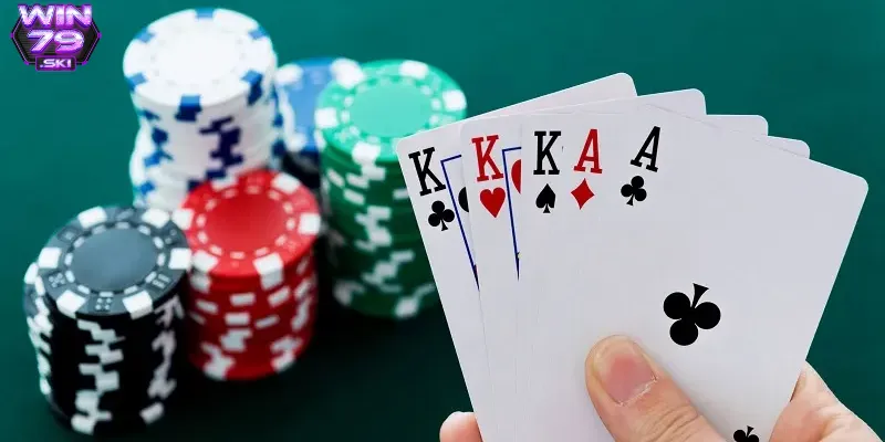 tien len mien nam 2 Phân tích cách ra bài của đối thủ để dự đoán